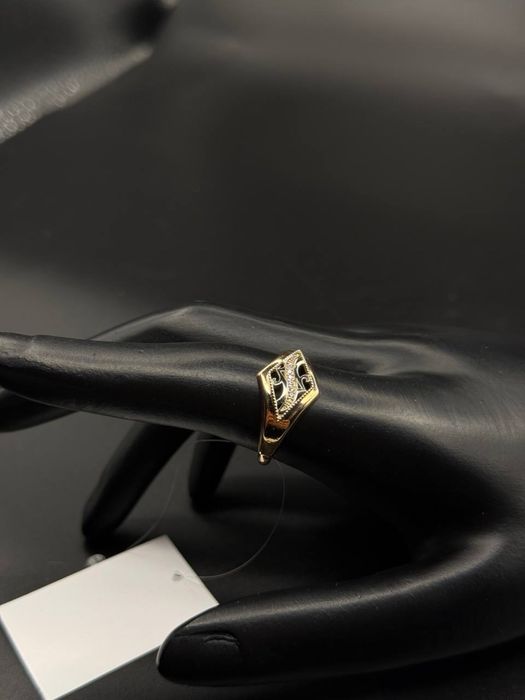 Золото 585  Кольцо Масса: 1,23