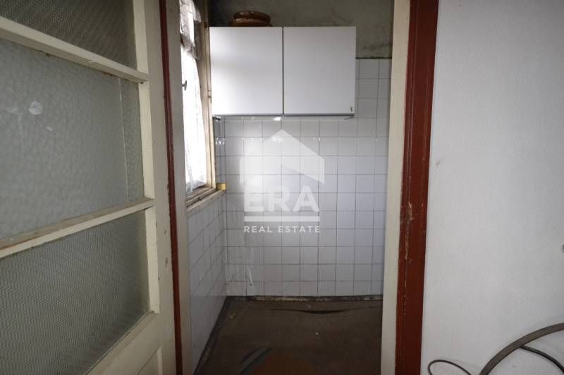 Продава се Етаж от къща в Хасково, Тракийски - 81 кв.м за 850 €/кв.м - Снимка #5