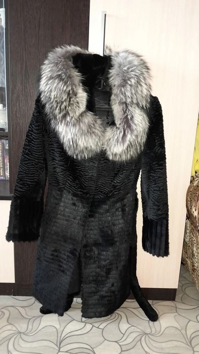 Продаю женскую шубу