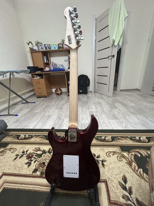 Электрогитара Yamaha Pacifica 012 RED