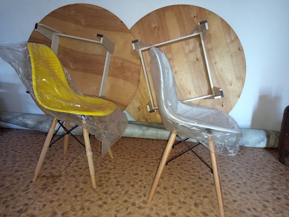 Продам новые стулья.