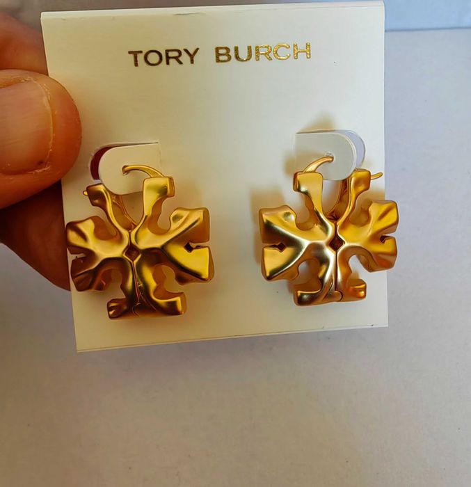 Големи висящи обеци на Tory Burch