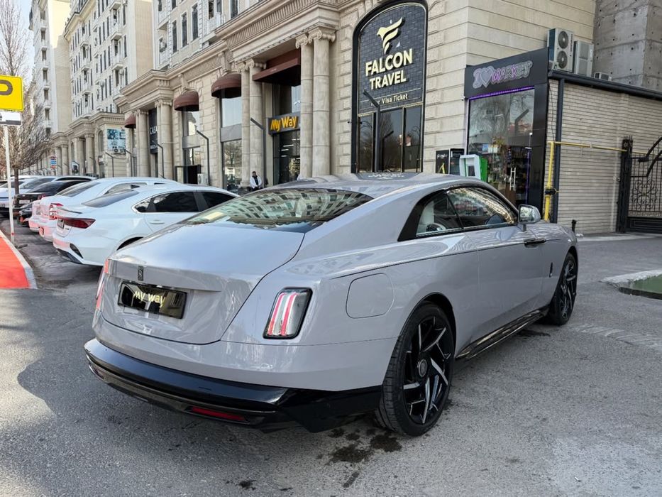 Rolls Royse Spectre Black Badge