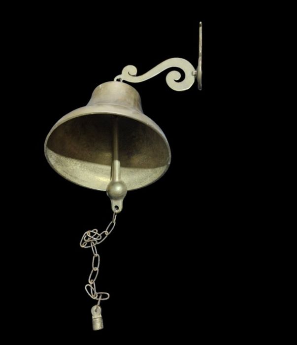 Бронзова Камбана За Врата