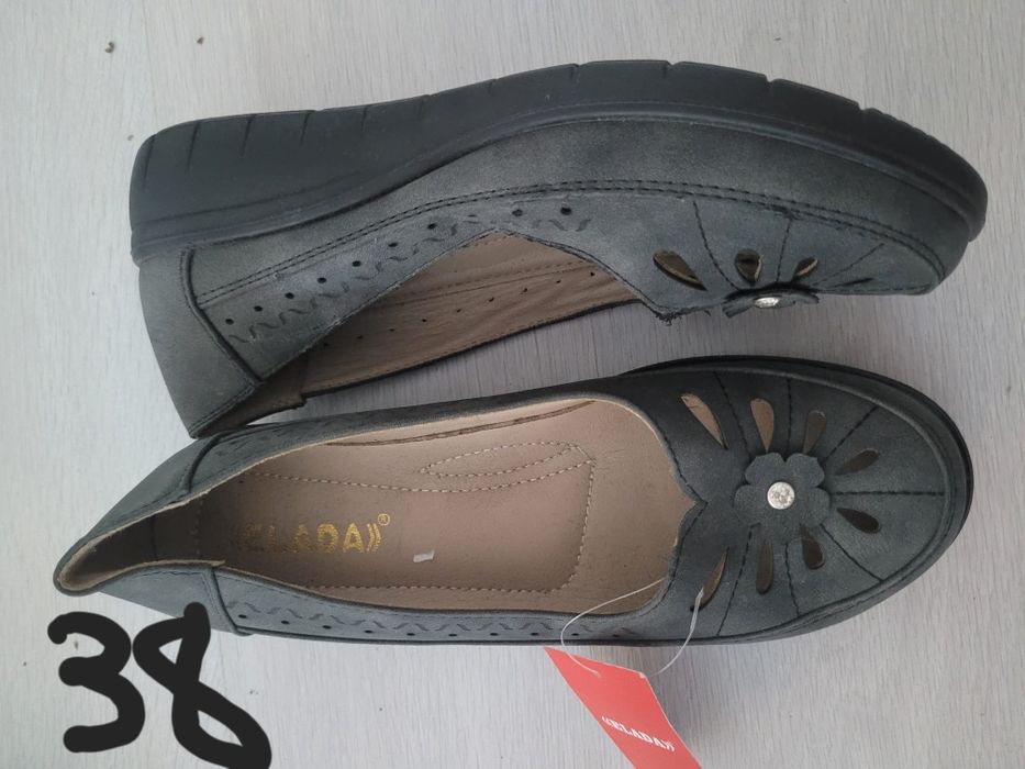 Vând pantofi dama 35lei bucata, noi