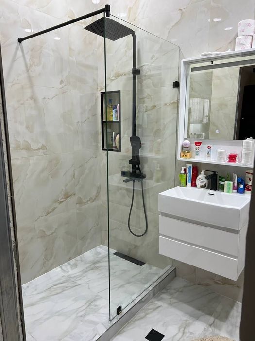 Душевые кабины и стеклянные перегородки на заказ