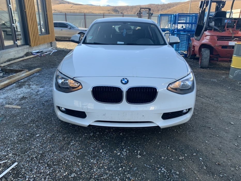 Dezmembram bmw 114i f20 din 2013