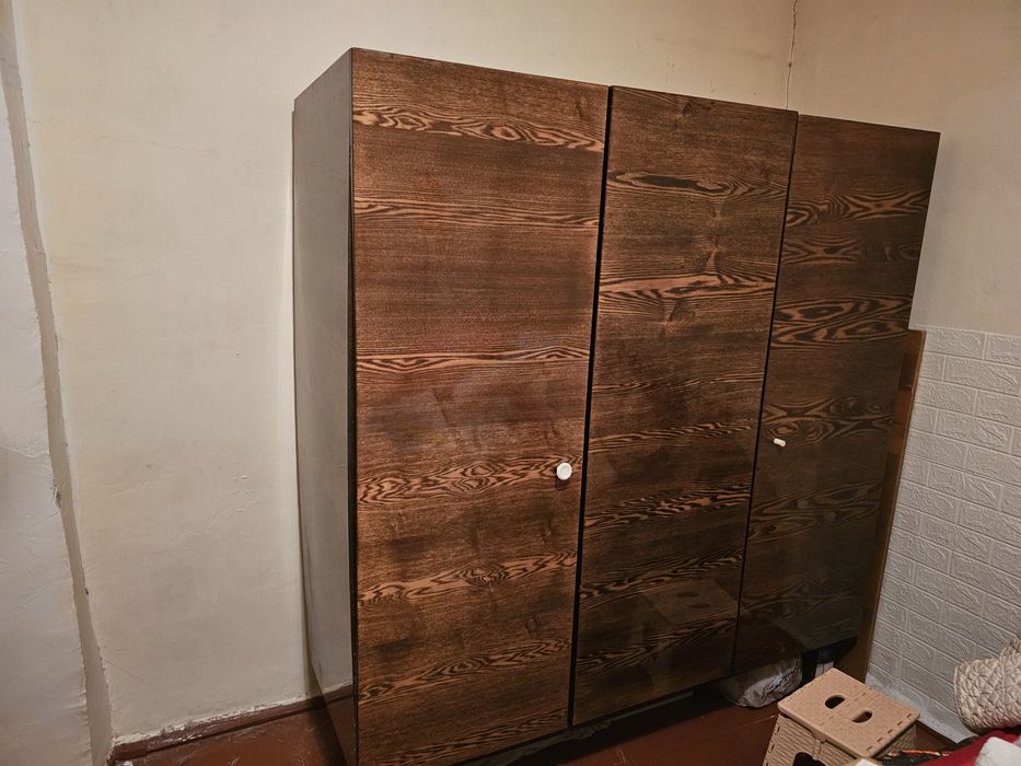 Шкаф полированный