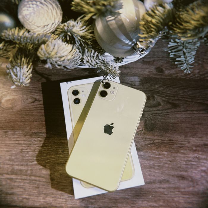 Продаю iphone 11 128 ГБ, акб 73%