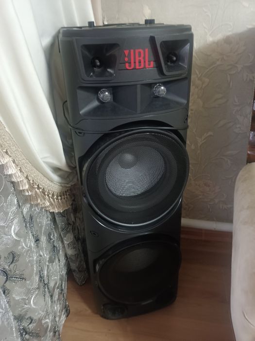 Продам колонку JBL
