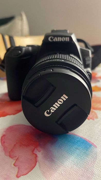Фотоаппарат CANON EOS 250 D