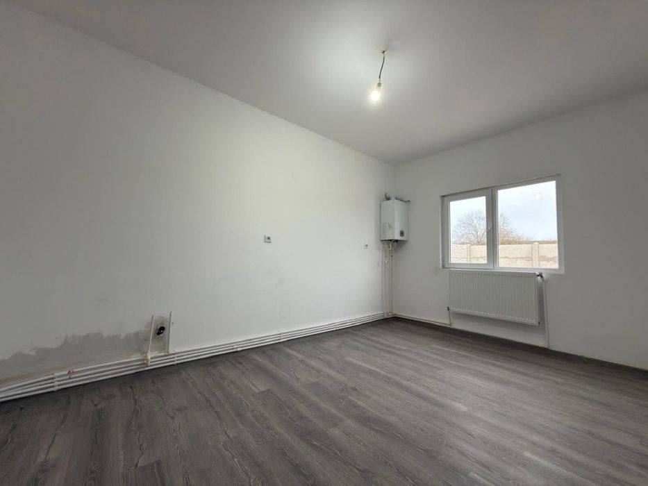 Casa de vanzare 3 camere , teren 300 mp consteuctie noua