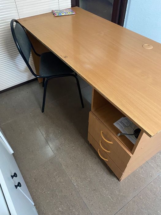 Продам офисные столы