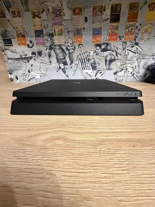 Sony PlayStation 4 PS4 + 2 геймпада + игры