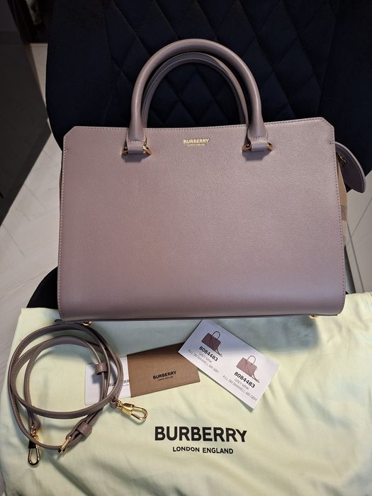 Geanta de mana Burberry model 2025