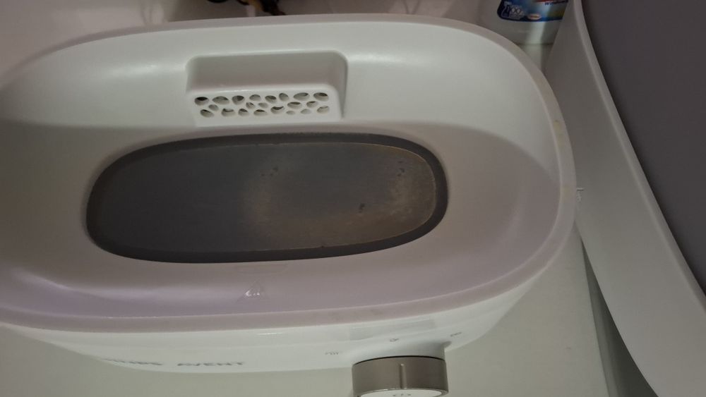 Vând sterilizator si uscator de biberoane Philips Avent Premium