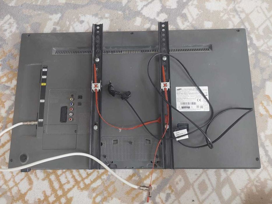 LED телевизор Samsung