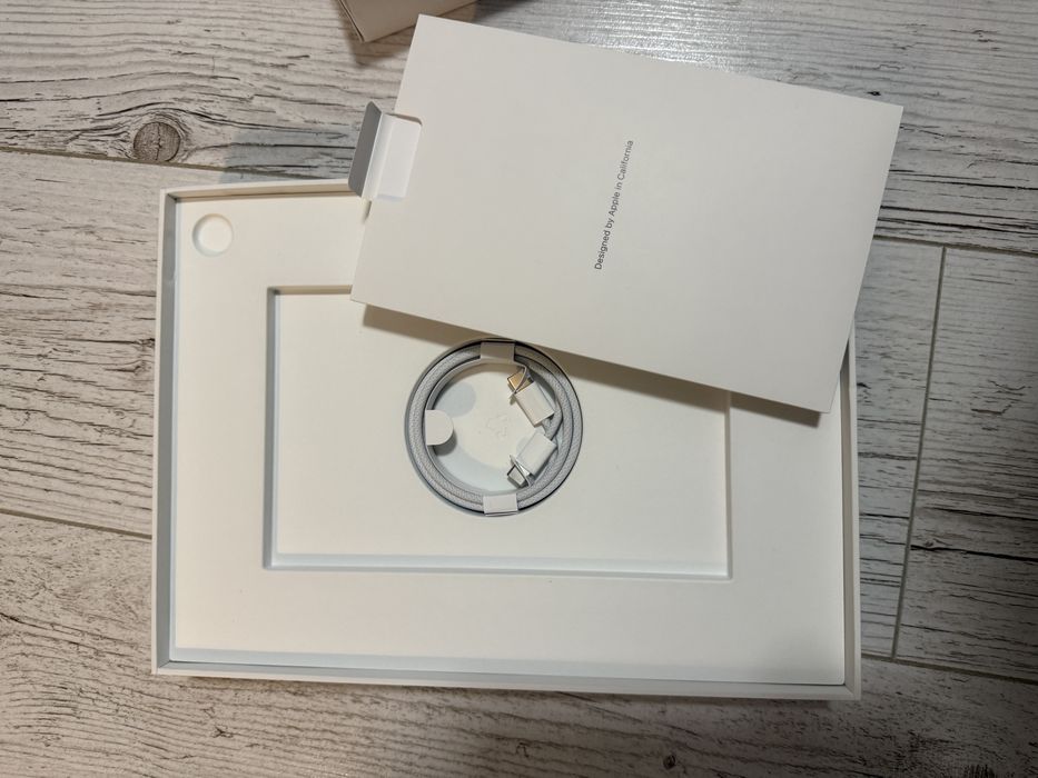 Vand ipad generatia a 10  2022