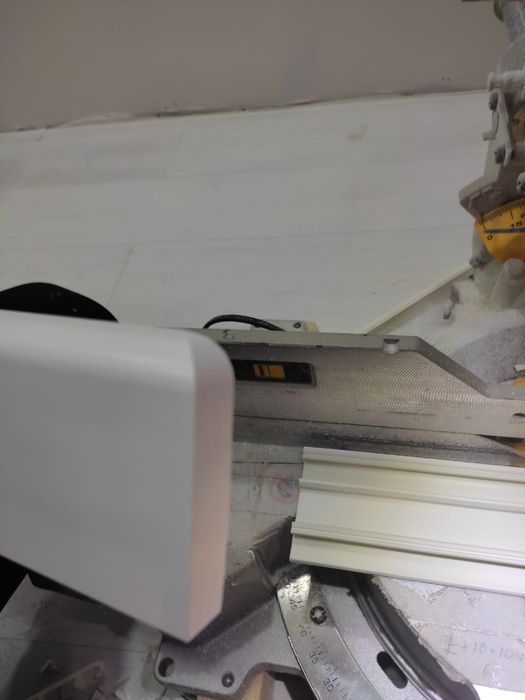 Установка плинтусов