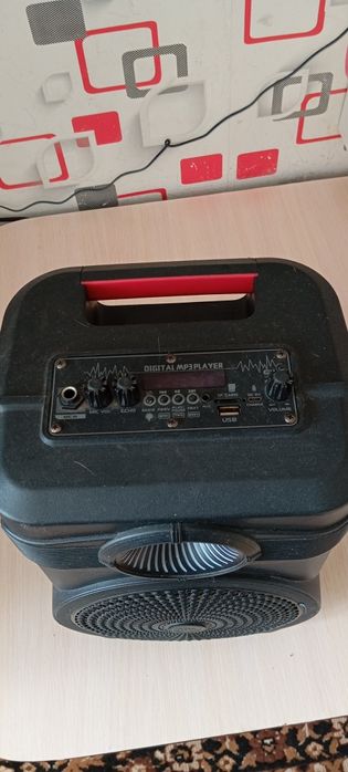 Продам портативную колонку