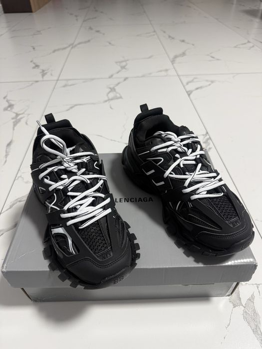 Balenciaga track black white laces 40