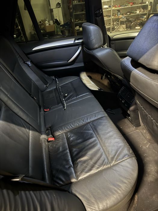 Dezmembrez x5 e53 non facelift