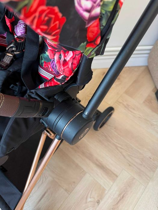 Cărucior Cybex Mios Rose Gold Dark Blossom