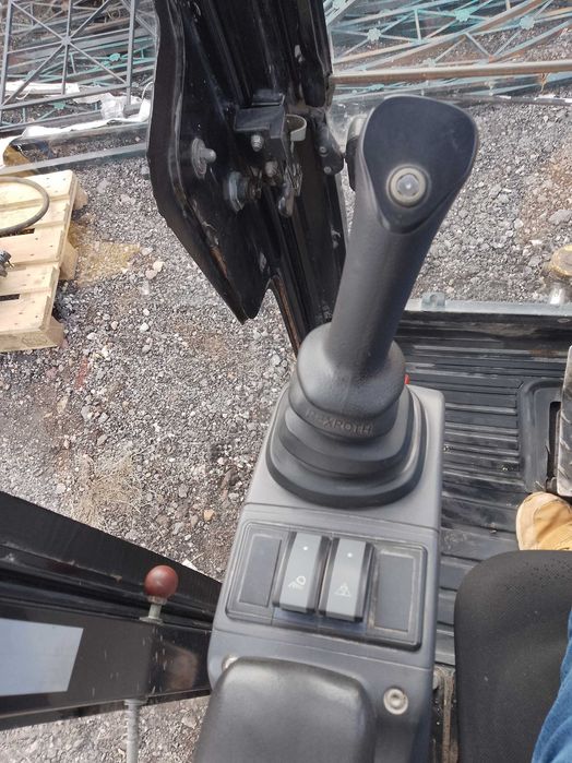 Багер Cat 302.7D