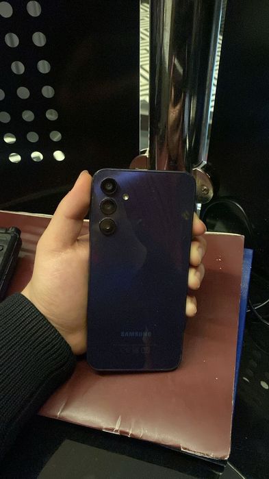 Samsung A15 в идеале коробки нету