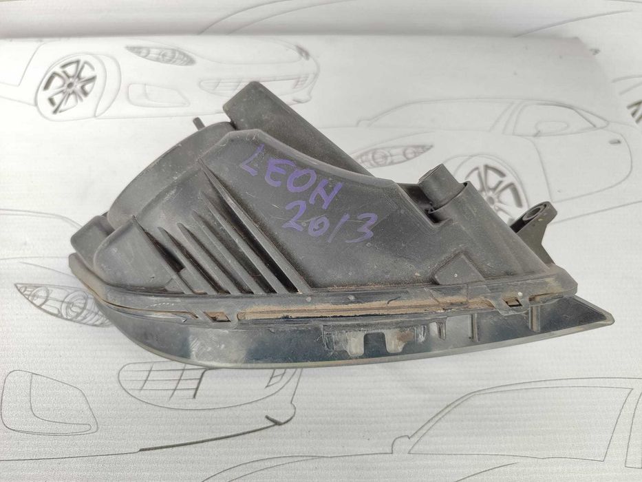Proiector Ceata Dreapta / Halogen Bara Fata Seat Leon (5F) Hatchback 2012–2016 / Cod OEM 6J9941701A (5D2)
