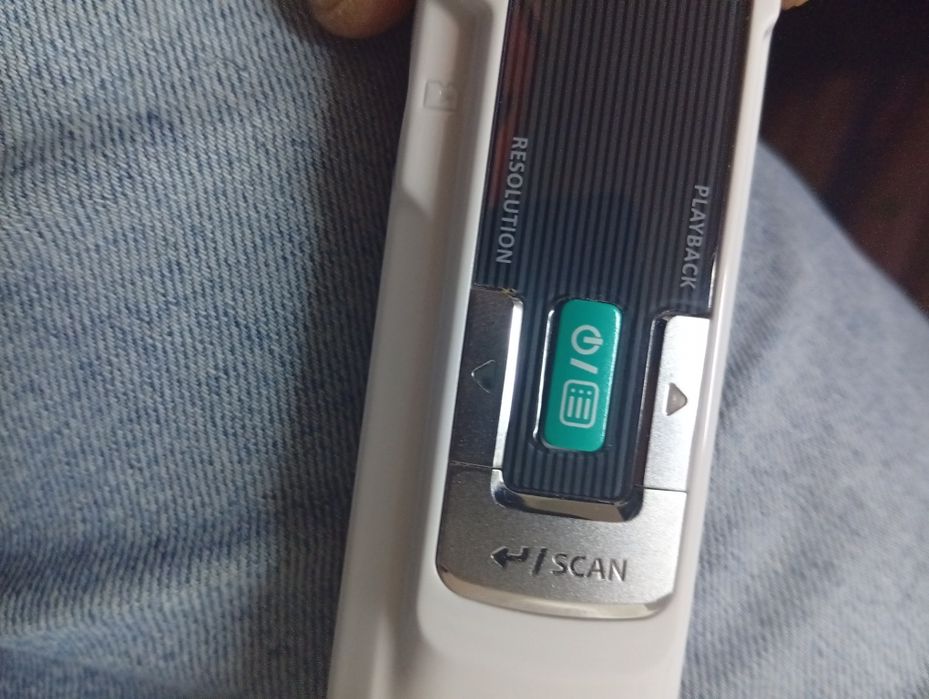 Scanner portabil IRIScan Book 3 – PDF / Word / OCR – documente, cărți