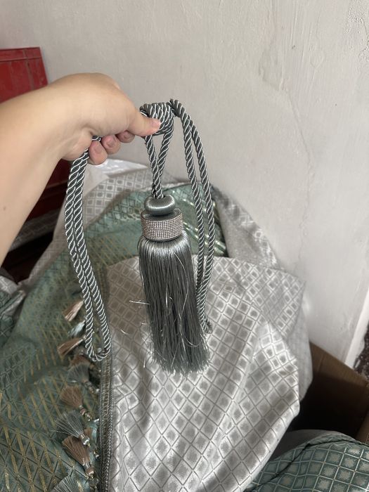 Жер стол и перделер сатылады