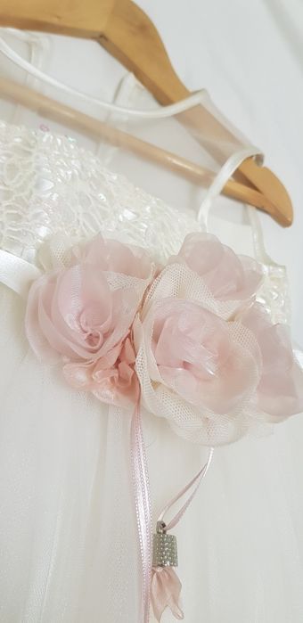 Шикарное праздничное платье для девочки!!!