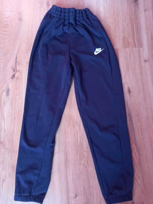 Nike -долнище-152размер