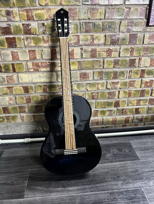 Гитара yamaha c40bl