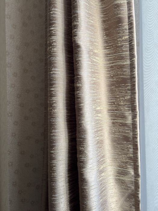 Продам шторы 3 комплекта тюль и штора