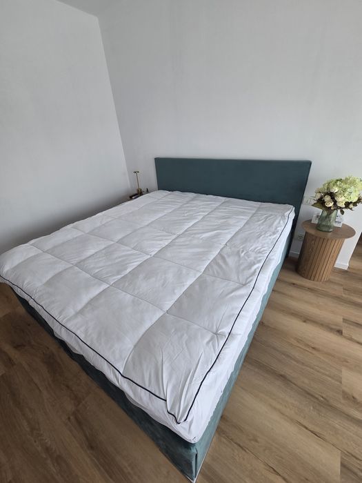 Pat dormitor, tapitat, saltea inclusa 180/200, plus topper