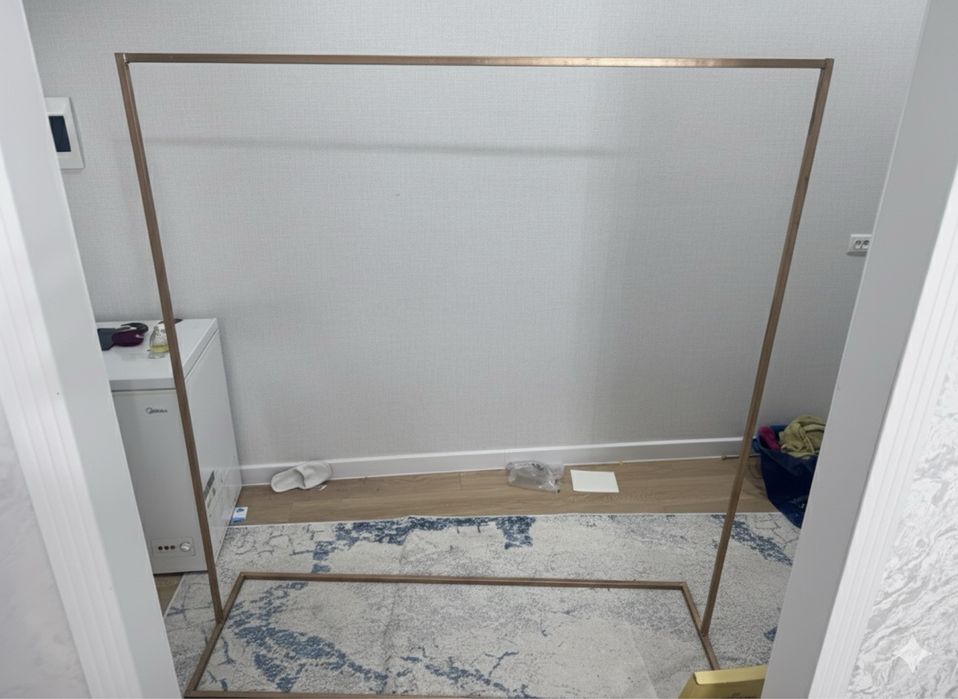 Стойка для одежды