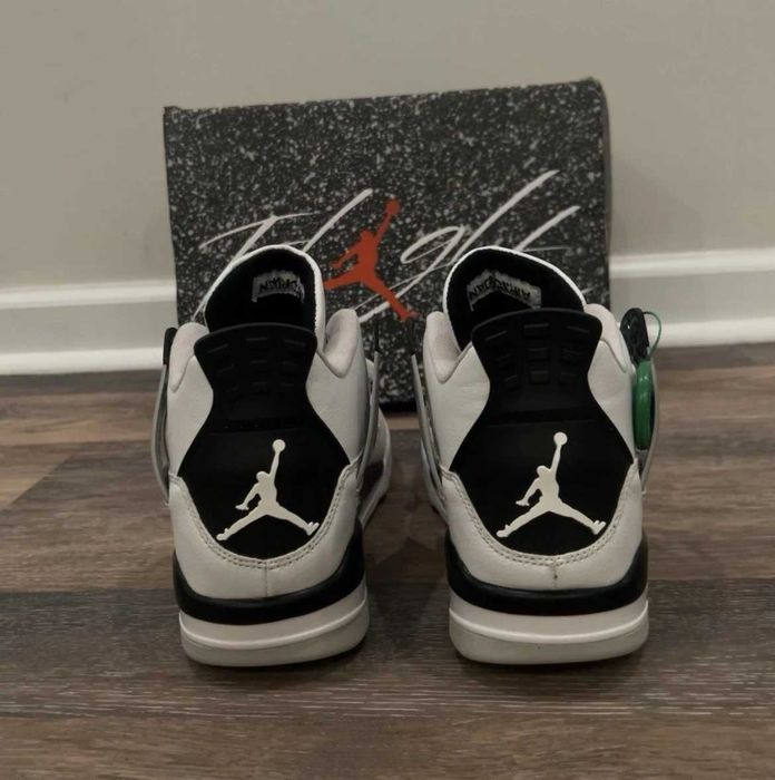Jordan4 Military Black cu eticheta (nu Nike, Gucci, Adidas, Balenciaga)