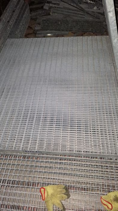 Trepte și grătare galvanizate