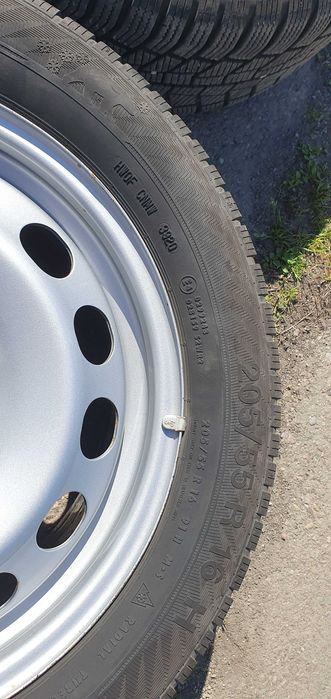 Set 4 cauciucuri de iarna cu jante de tabla GOLF 7