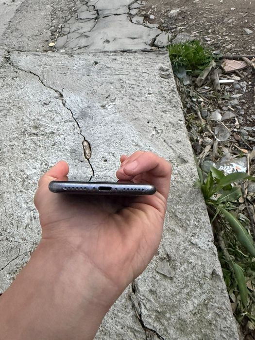 Айфон 8 бу срочно 30.000