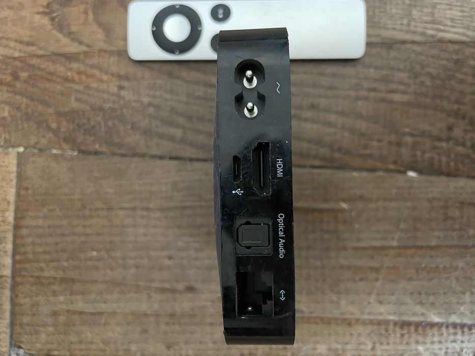 AppleTV  cu telecomanda