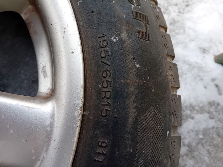 Cauciucuri de iarnă+jante magneziu  195/65/15