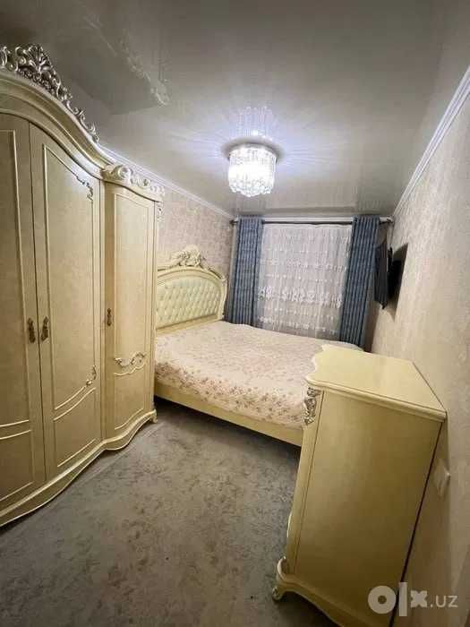 Продается 4-комнатная  в Мирзо-Улугбекском районе (массив Буз-2) (157)