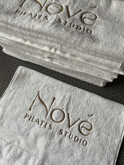 Хавлиени кърпи с бродерия