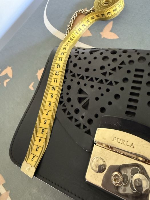 Дамска чанта Furla естествена кожа с дантела от кожа