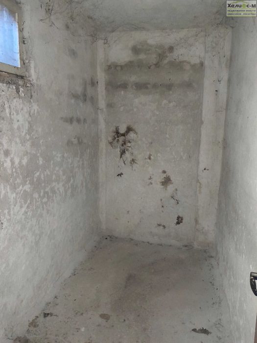 Тристаен апартамент до трето и четвърто училище, гр.Монтана