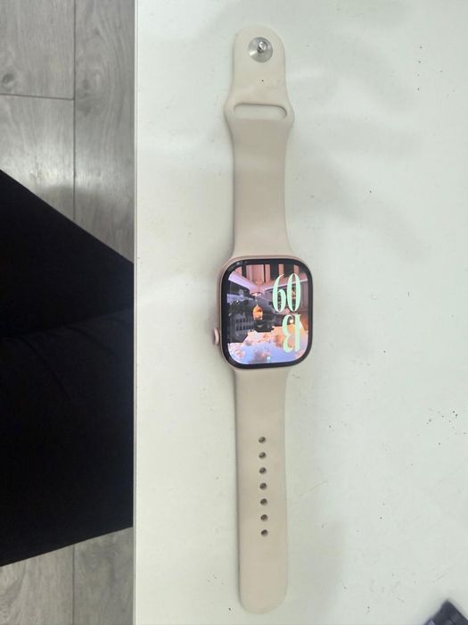 Часы Apple Watch 10