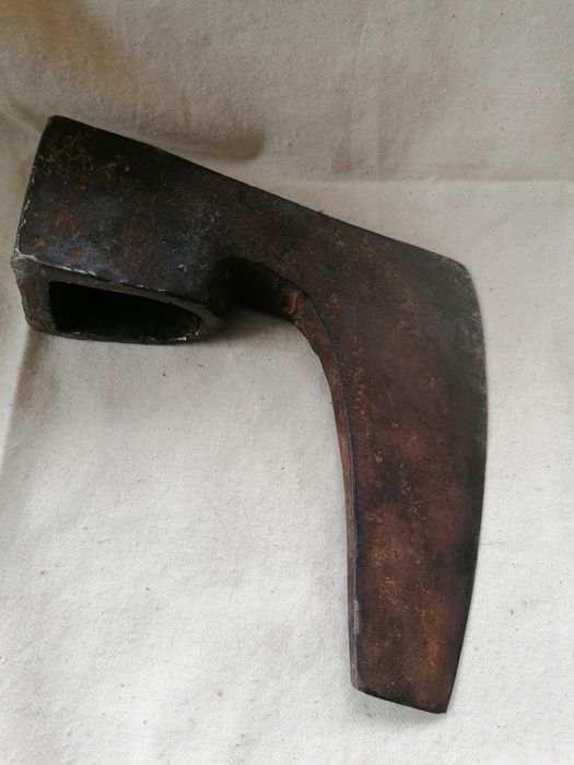 Брадви 4 бр. - стари